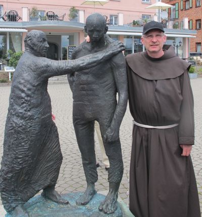 Der verlorene Sohn. Bruder Gabriel liebt dieses Standbild am Yachthafen von Waren (Müritz)